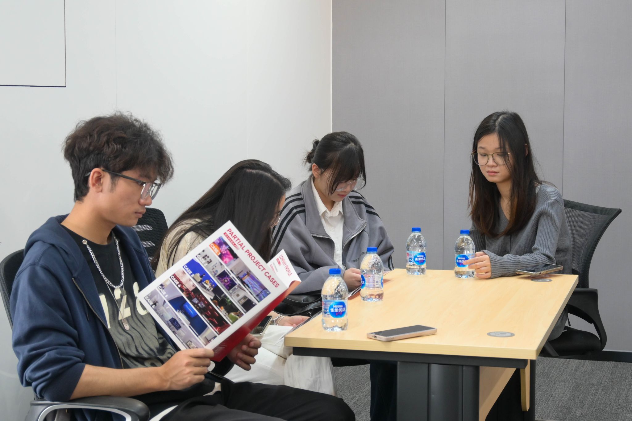 深化產(chǎn)教融合，聚焦實(shí)踐育人 藝術(shù)設(shè)計(jì)學(xué)院攜手教育科技共育未來(lái)人才